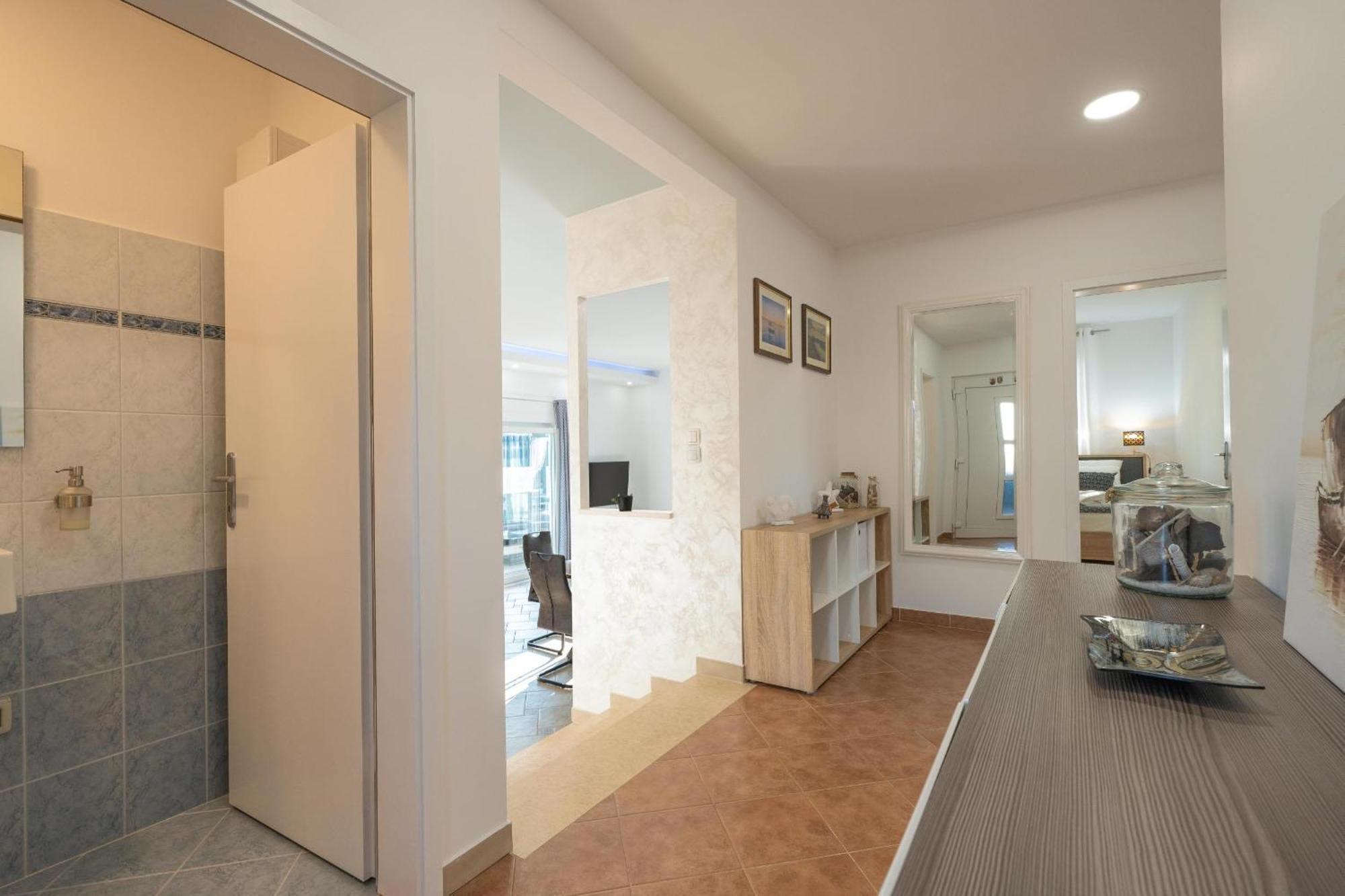 Villa Beauty With Heated Pool And Jacuzzi Kanfanar Exterior foto