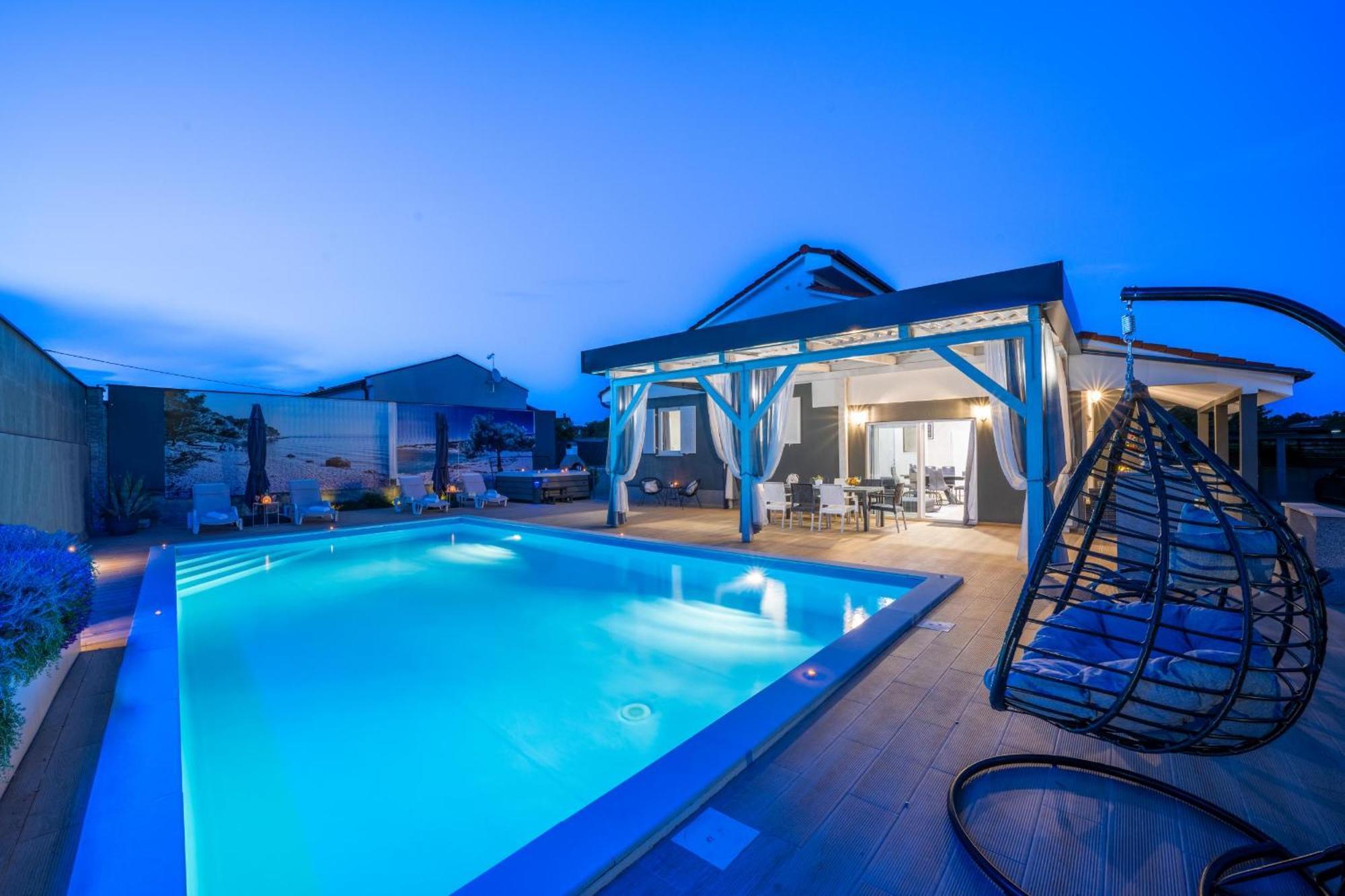 Villa Beauty With Heated Pool And Jacuzzi Kanfanar Exterior foto